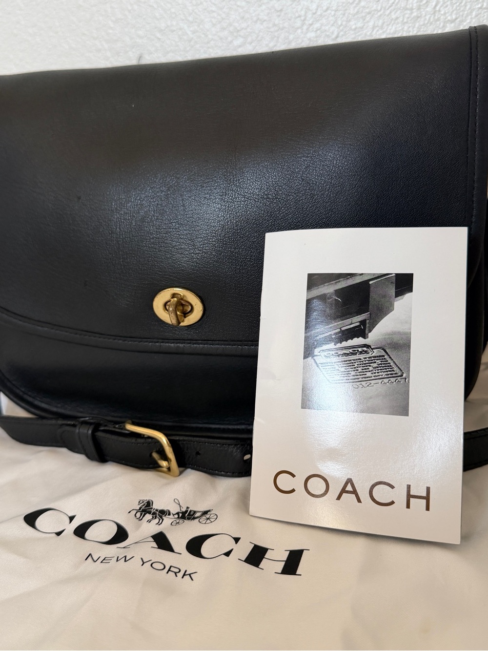 COACH City Bag 9790 Vintage 2000 Glovetanned Leather Crossbody Black Messenger